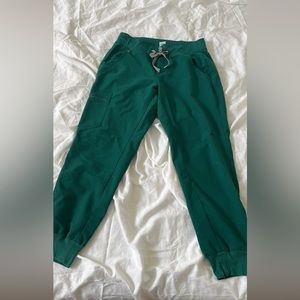 FIGS hunter green Zamora scrub pants. Size small petite
